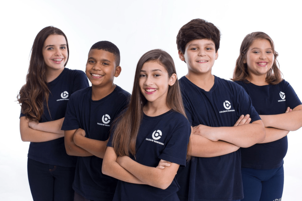 Grupo de alunos em pose para a foto