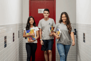 Adolescentes colégio bahiense
